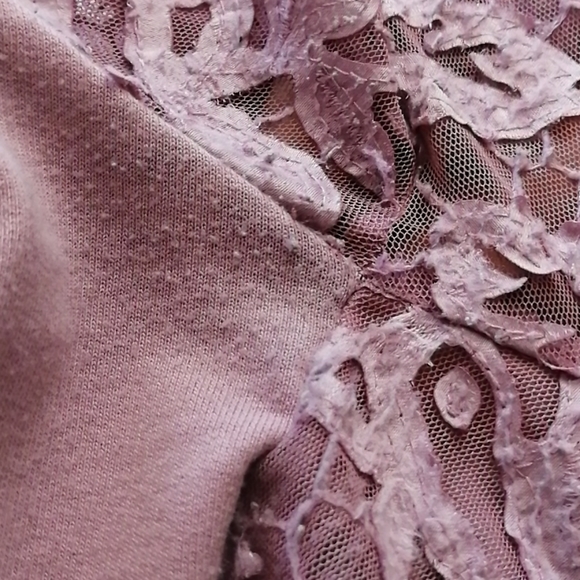 Lovely sweater. Used conditions and - Picture 7 of 8